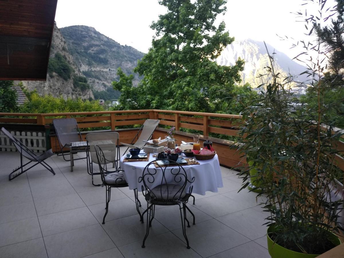 La Marmotte De La Tour Bed and Breakfast Buitenkant foto